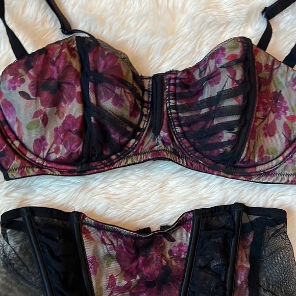 Victoria’s Secret Floral Bra and Garter Set - Picture 3 of 7